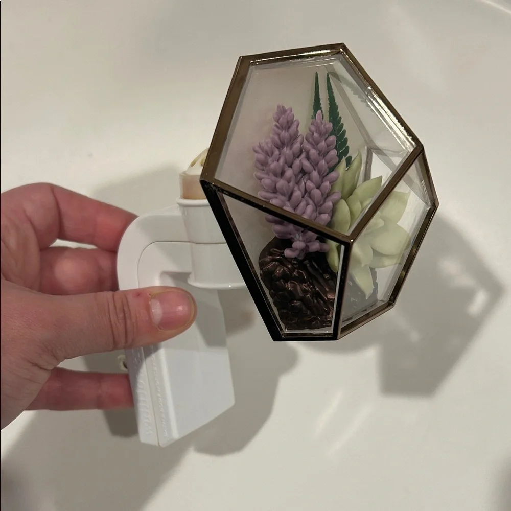 Bath & Body Works Faux Succulent Terrarium Wallflower Plug - Picture 2 of 8